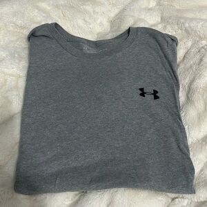 Men's Under Armour Heat Gear T-shirt size medium.